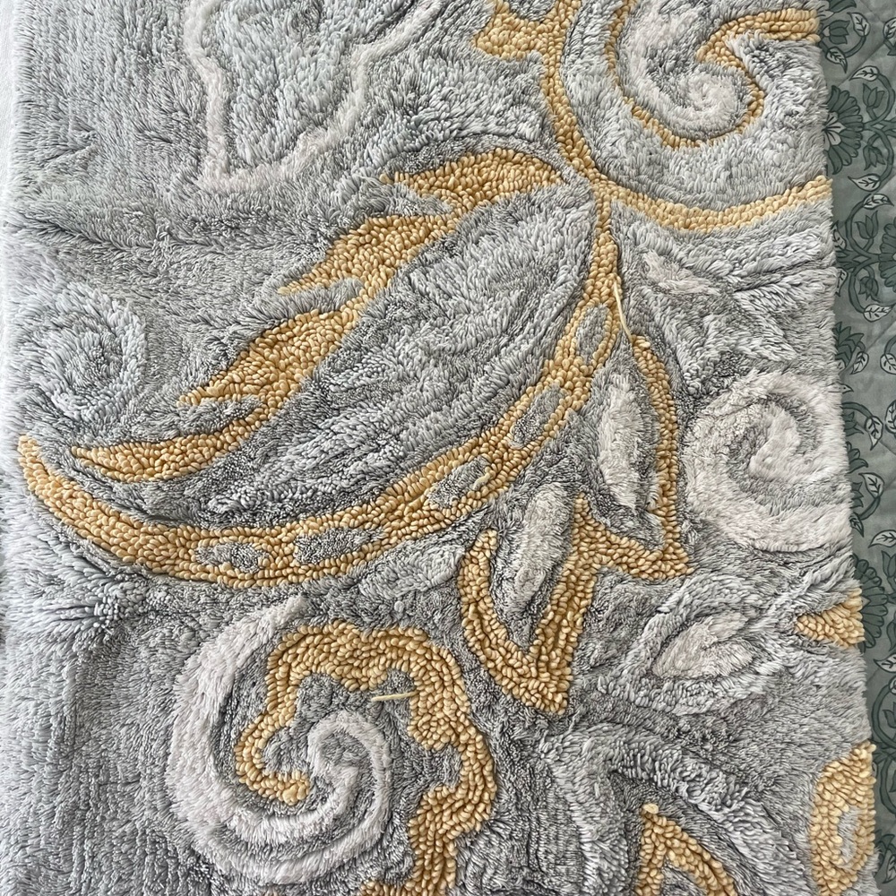 Gray and Yellow Paisley Fabric shower curtain set - Picture 3 of 3